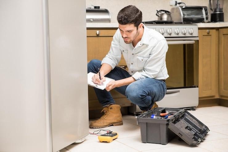 5 Benefits of Hiring a Professional Refrigerator Repair Service
